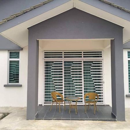D'Sara Homestay Fully Furnished 3 Bedrooms All Aircond 2 Miles Centre Chukai Buitenkant foto