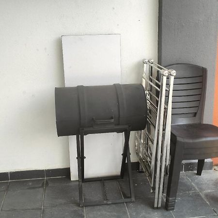 D'Sara Homestay Fully Furnished 3 Bedrooms All Aircond 2 Miles Centre Chukai Buitenkant foto