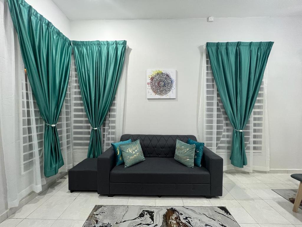 D'Sara Homestay Fully Furnished 3 Bedrooms All Aircond 2 Miles Centre Chukai Buitenkant foto