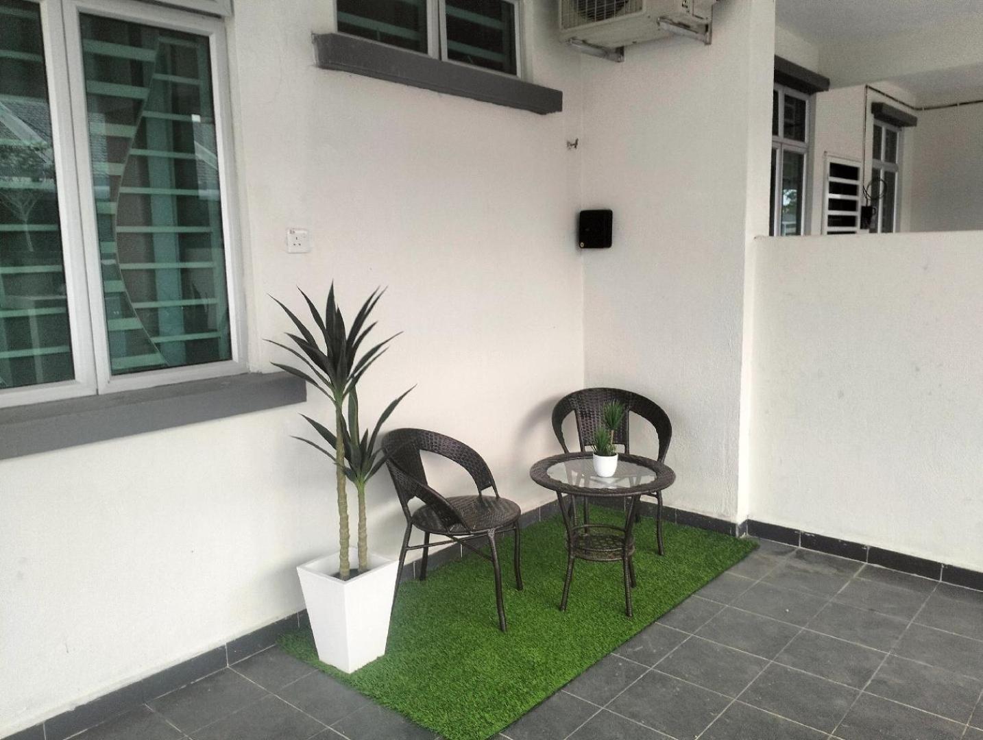D'Sara Homestay Fully Furnished 3 Bedrooms All Aircond 2 Miles Centre Chukai Buitenkant foto