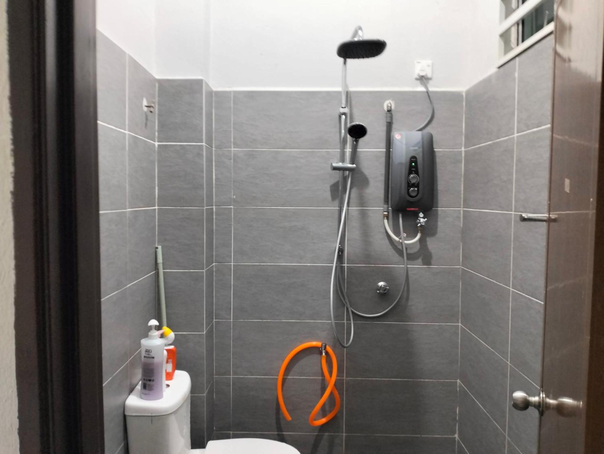 D'Sara Homestay Fully Furnished 3 Bedrooms All Aircond 2 Miles Centre Chukai Buitenkant foto